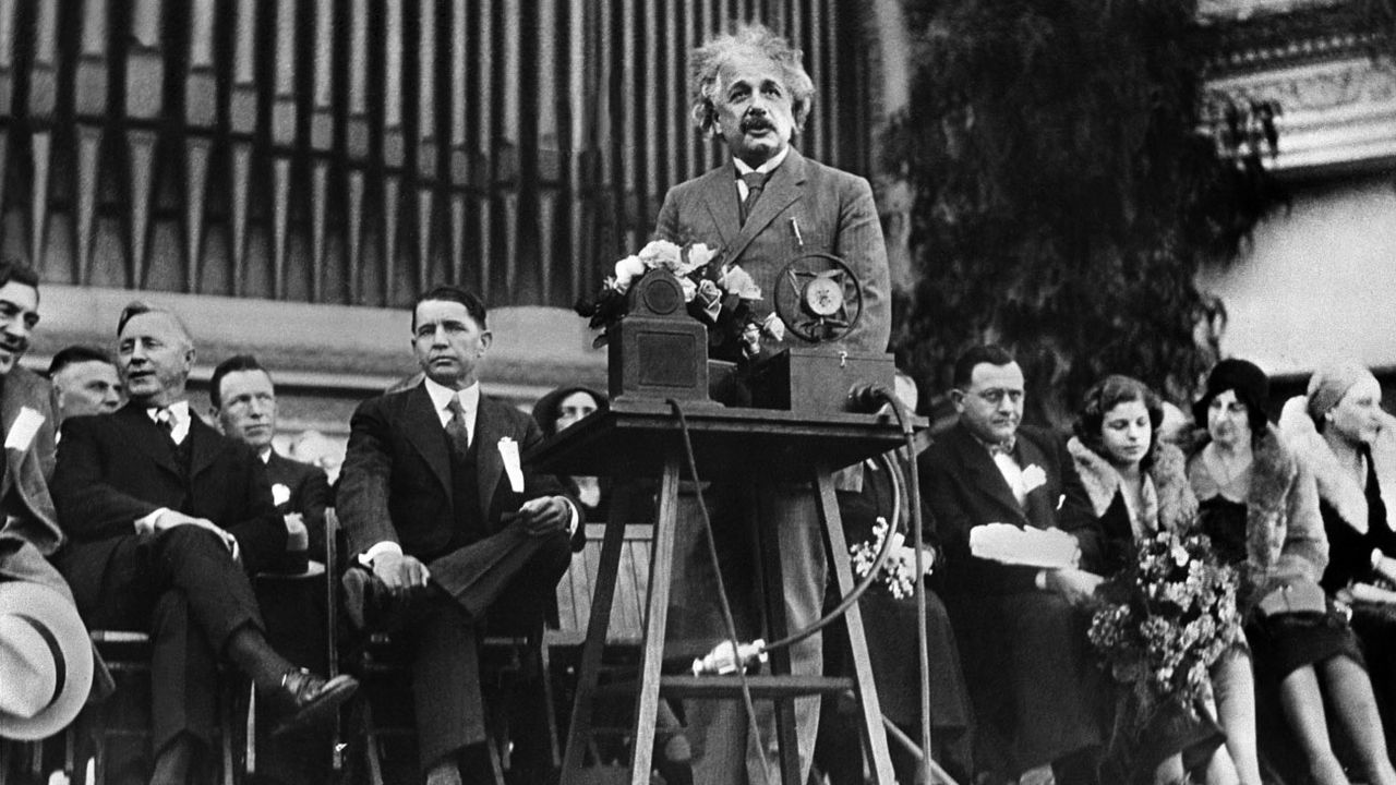 Discours d'Albert Einstein à San Diego (Etats-Unis), le 15 mars 1944. [Keystone/Photopress-Archiv]