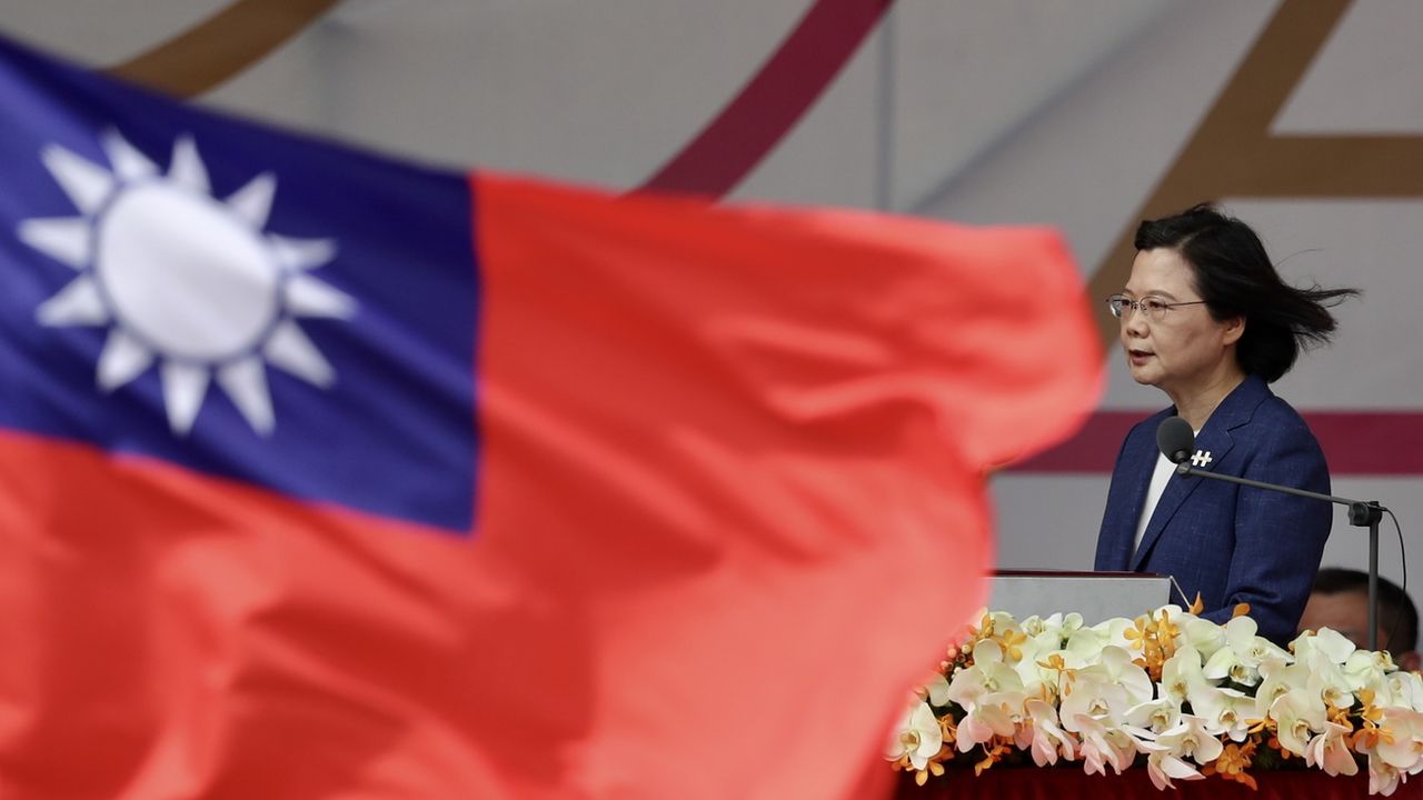 La présidente de Taïwan a dit avoir "confiance" dans les Etats-Unis pour défendre son île face à la Chine, sur fond de tensions croissantes entre Washington et Pékin autour du rôle de Taipei sur la scène internationale. [RITCHIE B. TONGO - KEYSTONE]