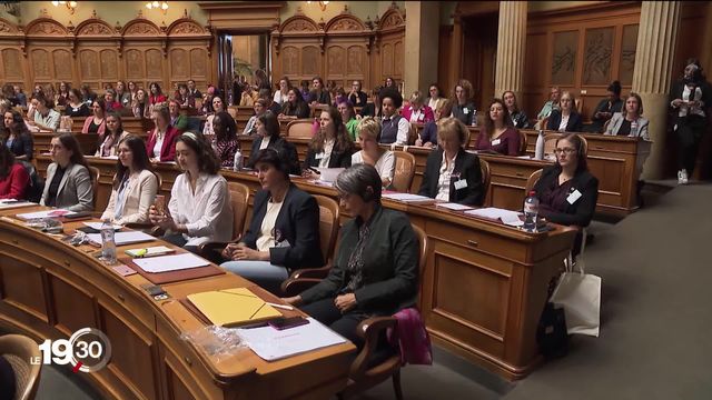 Un Parlement fédéral 100% féminin. La session des femmes s'est ouverte ce matin à Berne. Du jamais vu depuis trente ans. [RTS]