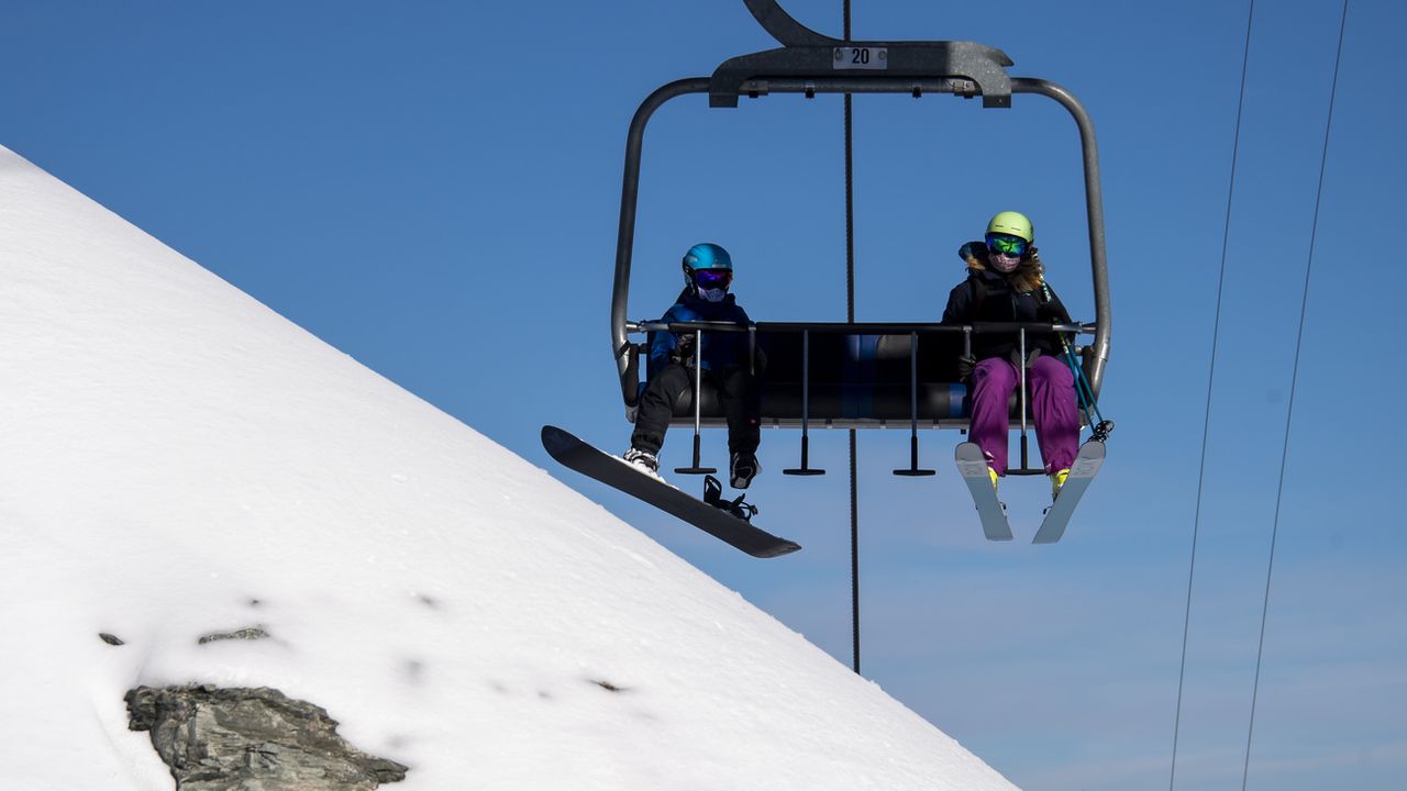 La saison de ski a démarré à Verbier (VS). [Jean-Christophe Bott - Keystone]