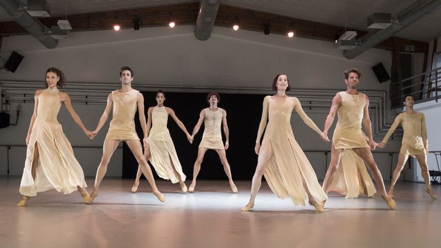 Des danseurs et danseuses du Béjart Ballet Lausanne, le 1er septembre 2020. [Cyril Zingaro - Keystone]