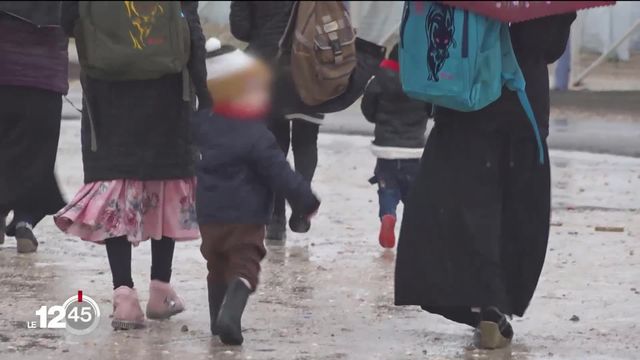 La Suisse rapatrie pour la première fois deux enfants qui se trouvaient dans un camp de djihadistes en Syrie. [RTS]