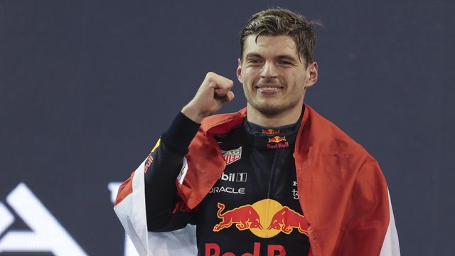 Max Verstappen avait forcément le sourire après le gain de son premier championnat du monde de F1. [EPA/KAMRAN JEBREILI / POOL - Keystone]