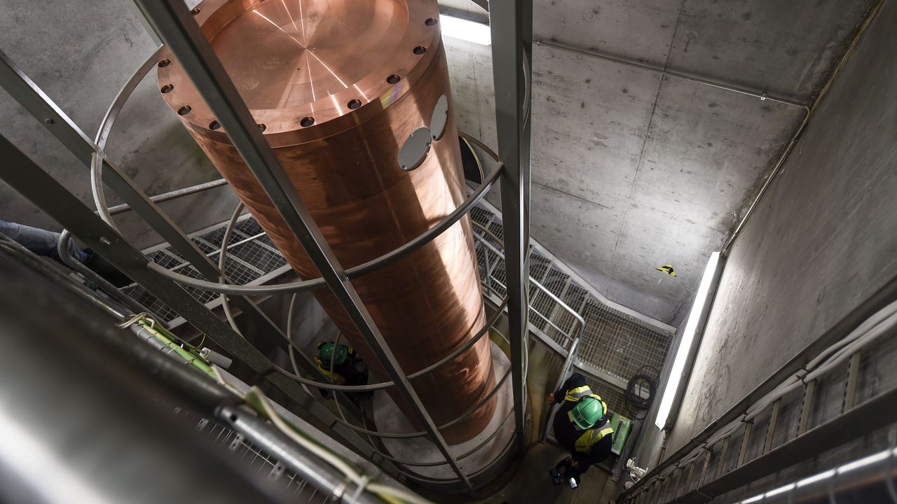 Une capsule de cuivre pour le combustible usé dans la centrale nucléaire d'Olkiluoto, à Eurajoki, en Finlande, en juin 2018. [Lehtikuva/Emmi Korhonen - Reuters]