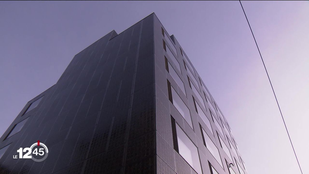 Bâle-Ville est le premier canton à contraindre les propriétaires à mettre des panneaux solaires sur les bâtiments [RTS]