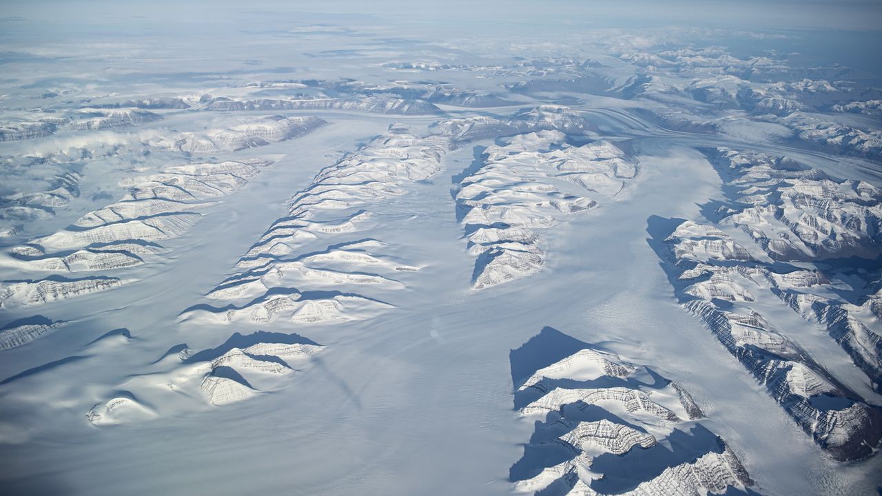 Le Groenland enregistre actuellement des températures de 20 à 30 degrés supérieures aux normales. [Ida Guldbaek Arentsen - Keystone/EPA]