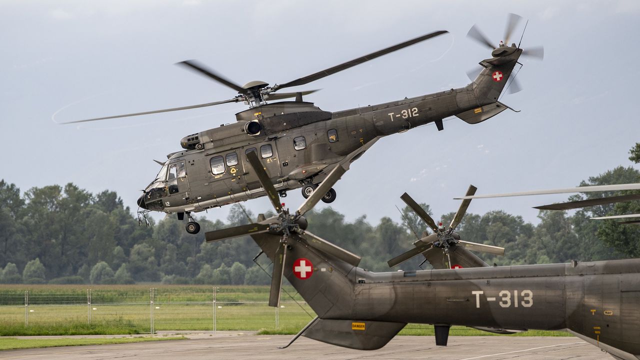 Les Super Puma de l'armée suisse arrivent en fin de vie. [Urs Flüeler - Keystone]