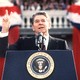 Le candidat républicain Donald Reagan lors d'un meeting électoral en 1984. [Don Rypka - AFP]