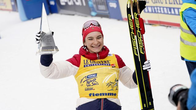 Après avoir été 2e à 2 reprises, Natalia Nepryaeva peut sourire: le Tour de Ski est enfin à elle! [Giovanni Auletta - AP]