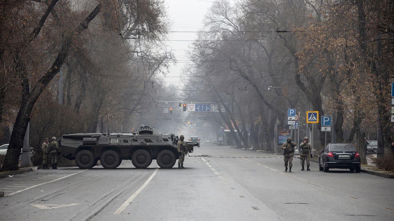 Les émeutes au Kazakhstan ont causé la mort de près de 50 personnes. [Vasily Krestyaninov - Keystone/AP]