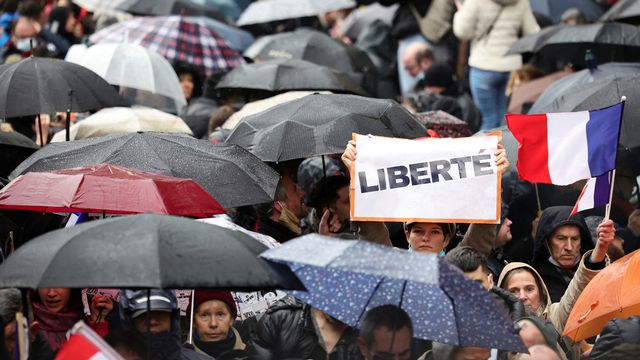 Les manifestations des anti-pass sanitaire ont connu un très net rebond en France. [Sarah Meyssonnier - Reuters]