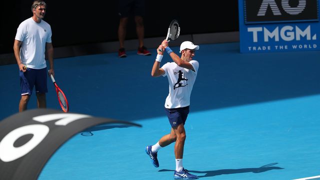 Novak Djokovic s'est entraîné mardi à Melbourne en compagnie de son coach Goran Ivanisevic. [AAP - Imago]