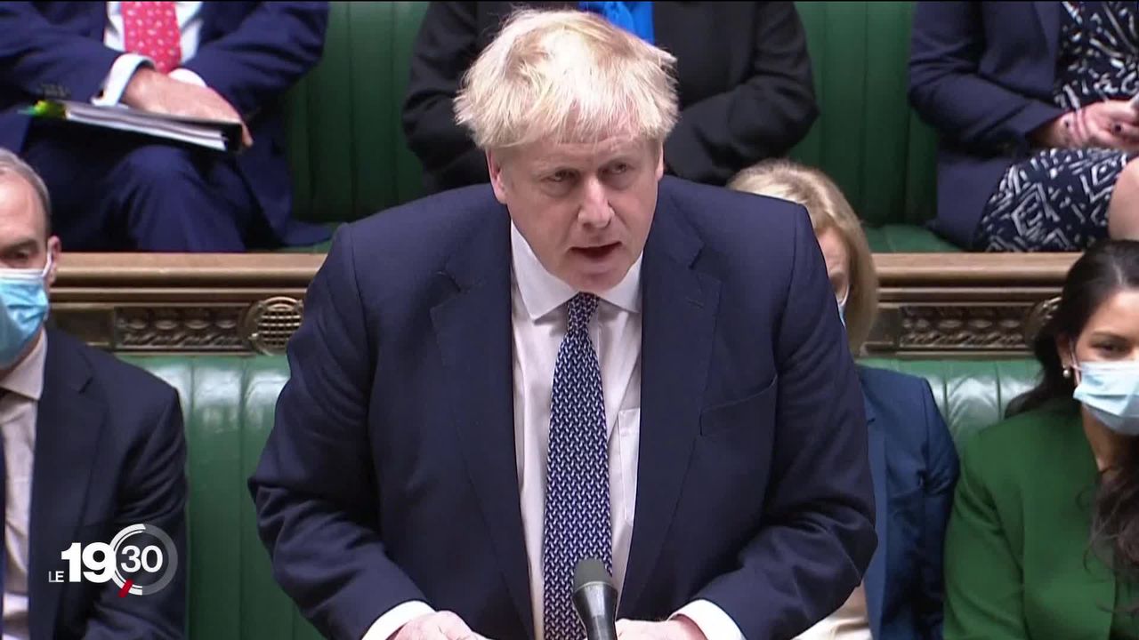 Boris Johnson admet sa présence à une fête pendant le confinement et s’excuse [RTS]