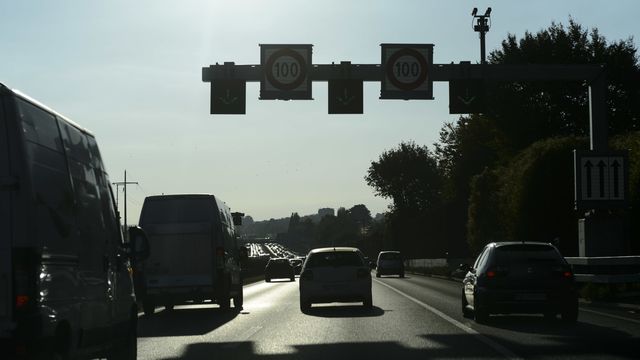 Les limitations de vitesses ont été adaptées sur l'autoroute de contournement de Genève (image d'illustration). [Laurent Gillieron - Keystone]