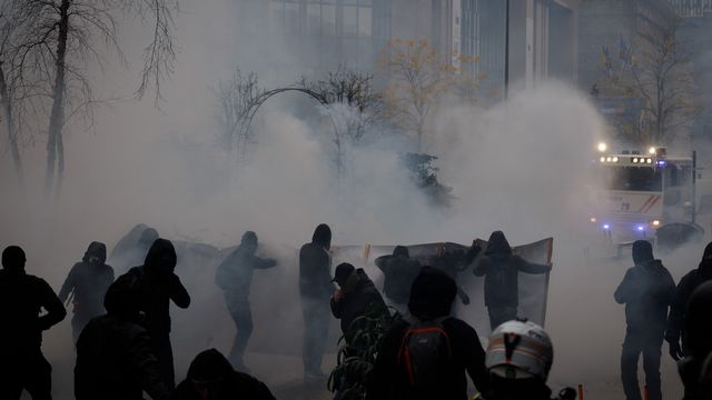 Heurts à Bruxelles entre la police et des manifestants opposés aux restrictions sanitaires [Hans Lucas - AFP]