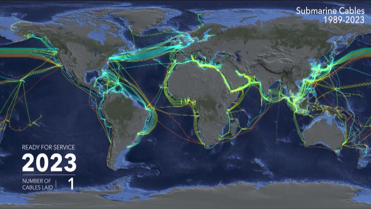 Plongée dans les câbles du trafic sous-marin d’internet, un réseau hautement stratégique dans notre société hyperconnectée [RTS]