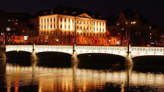 Le pont Rudolf-Brun à Zurich. [Eddy Risch - Keystone]