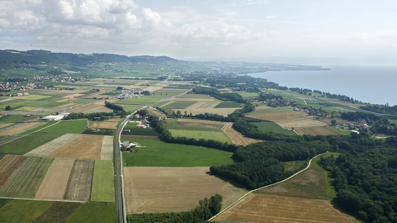 Vue aérienne de la région de La Côte entre Gland et Rolle (archive).  [Laurent Gilliéron - Keystone]