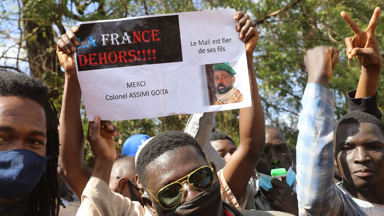 Une manifestation hostile à la présence française au Mali à Bamako le 14 janvier 2021. [AP Photo/Harandane Dicko - Keystone]