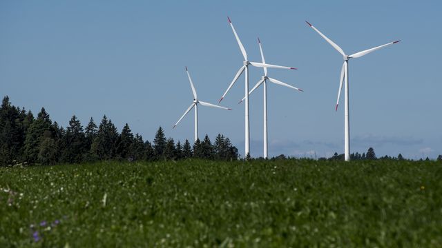 Onze communes fribourgeoises saisissent le Tribunal fédéral dans le dossier éolien. [Jean-Christophe Bott - Keystone]