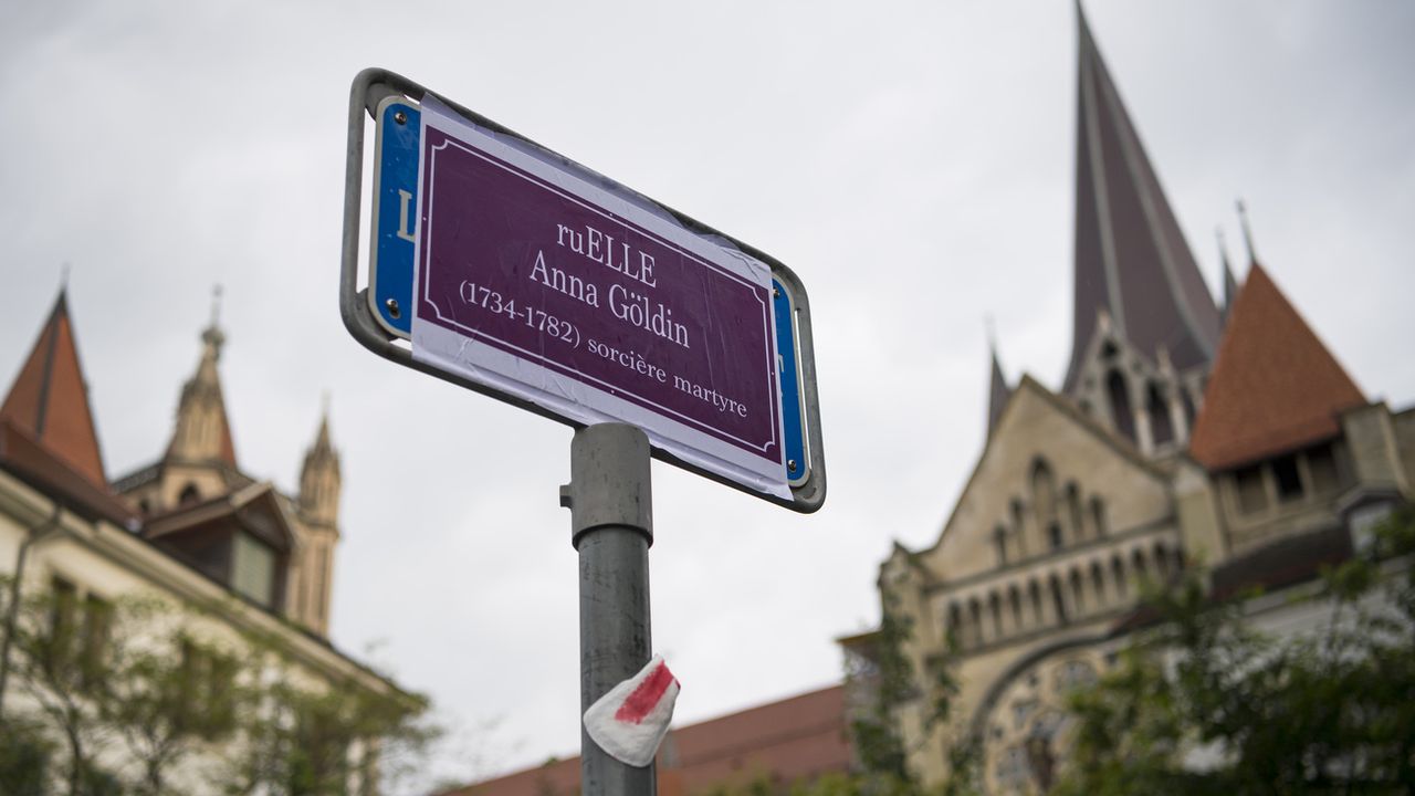 La Ville de Lausanne s'est fixé pour objectif de pourvoir trente rues et espaces publics lausannois de noms féminins d'ici la fin de la législature, en 2026. [JEAN-CHRISTOPHE BOTT - KEYSTONE]