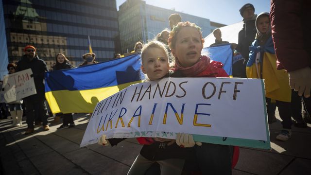 Une manifestation en faveur de l'Ukraine à Vancouver. [Darryl Dyck  - AP/Keystone]