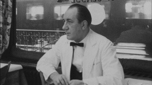 Moi, Gérard Mollard, serveur au Buffet de la Gare de Lausanne, 1969. [RTS]