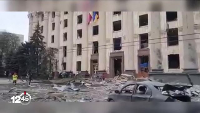 Plusieurs grandes villes d’Ukraine subissent des bombardements massifs. Kiev accuse Moscou de crimes de guerre [RTS]