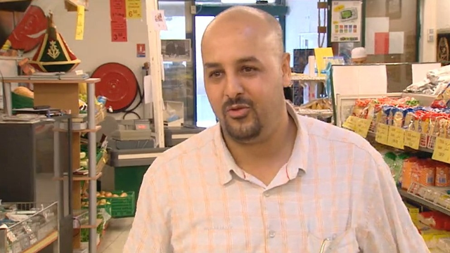 La famille Ben Salem tient une épicerie halal à Genève. [RTS]