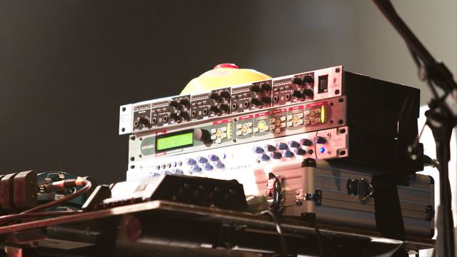 Le processeur vocal Antares AVP-1, lors du concert de Root Thumm à Japan Expo en 2005. [Georges Seguin - Creative Commons]