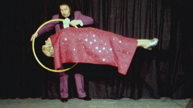 Illusionniste en 1973 lors d'un festival de magie à Neuchâtel. [RTS]