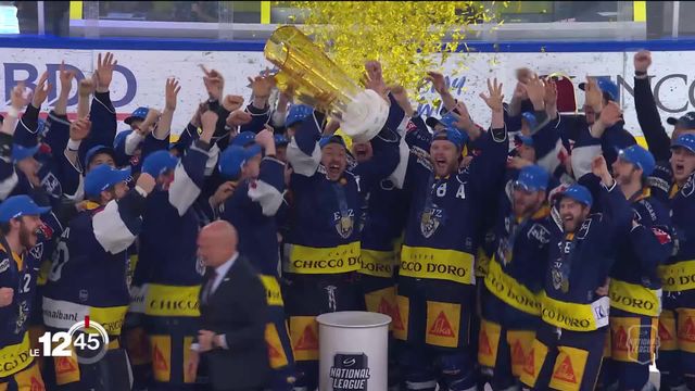 Le HC Zoug a remporté hier soir le titre de champion suisse de hockey sur glace [RTS]