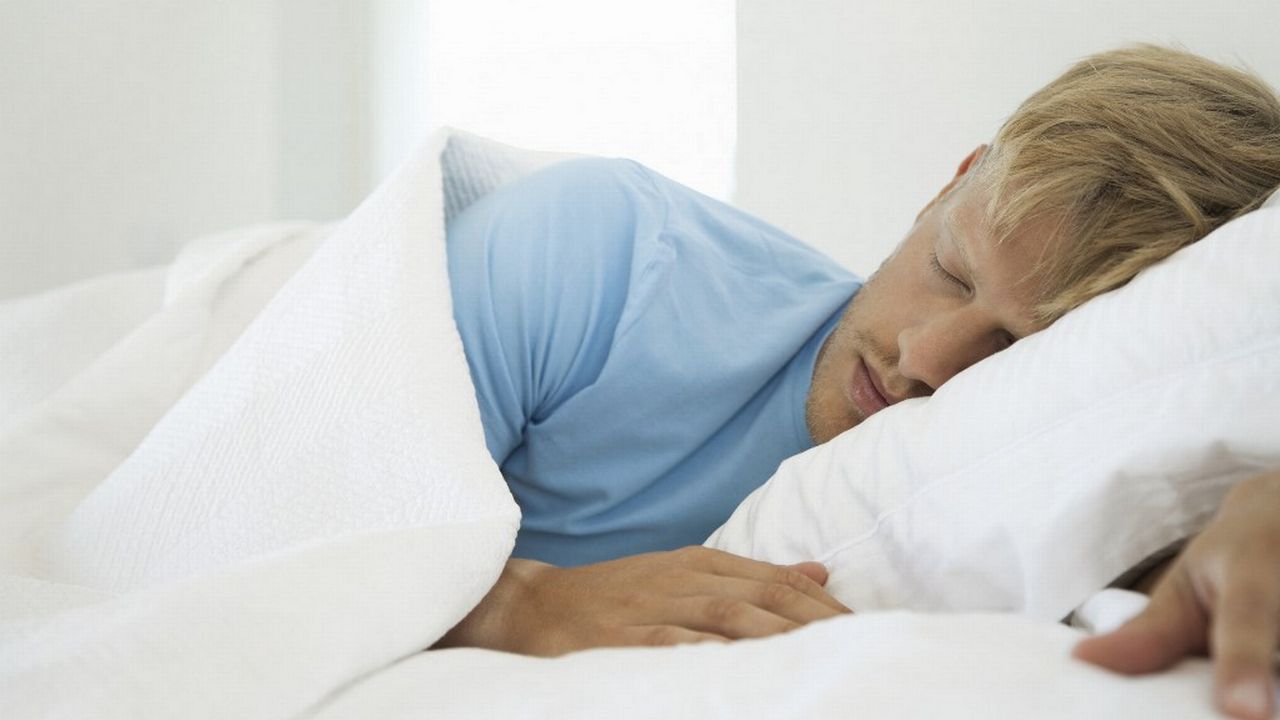 Dormir trop ou trop peu a un impact sur notre santé. [Antoine Arraou - AFP]