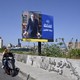 Un panneau d'affichage de la campagne des élections législatives pour le candidat libanais Michel Mouawad s'affiche devant le port de Beyrouth, à Beyrouth, au Liban, le 11 mai 2022. [Wael Hamzeh - Keystone/EPA]