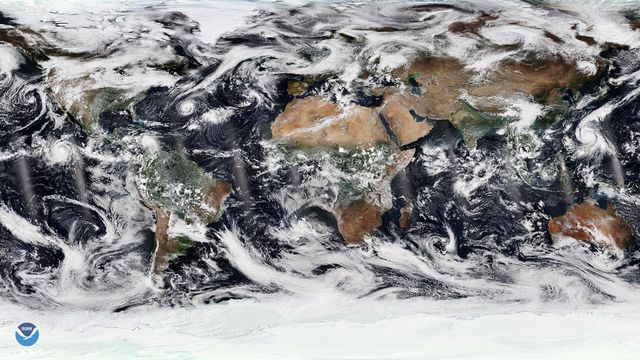 Cyclones tropicaux sur l'Atlantique équatorial et sur le Pacifique-Nord. [NOAA]