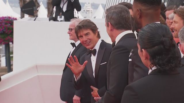 Montée des marches de Tom Cruise au Festival de Cannes [RTS]