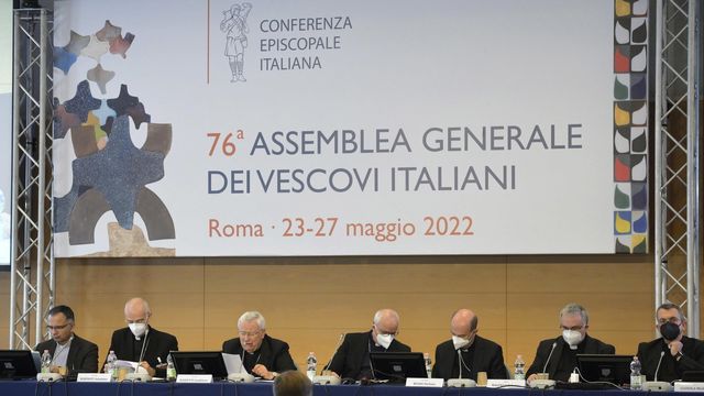 Les évêques italiens sont réunis en assemblée plénière dans la région de Rome. [Claudio Peri - EPA/Keystone]
