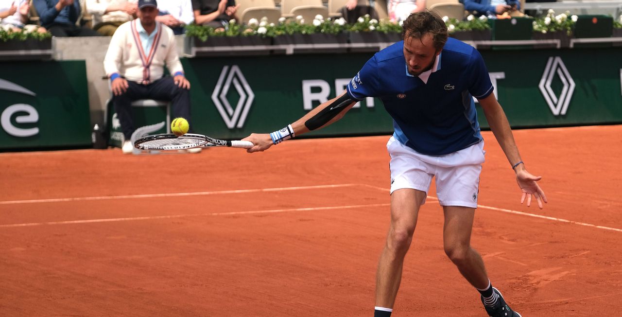 Daniil Medvedev n'avait joué (et perdu) qu'un match sur terre battue cette saison avant de rallier Paris. Il se sent pourtant bien cette semaine. [Pierre Stévenin - Imago]
