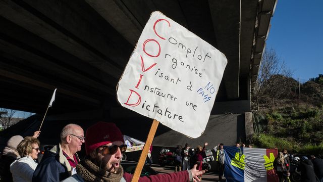 Manifestation anti-vax en France. [Frederic Scheiber / Hans Lucas - AFP]
