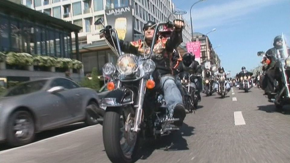 Genève : une sortie de bikers à l'intiative des Hells Angels [RTS]