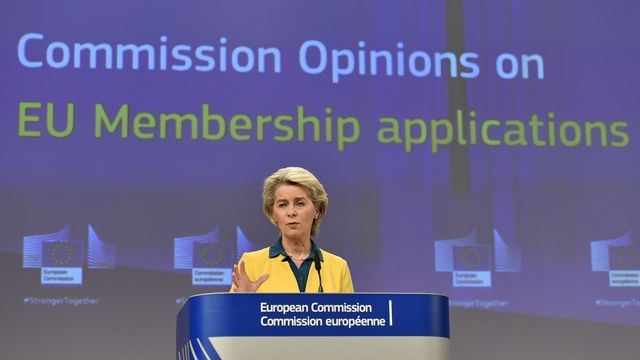 La Commission européenne soutient la candidatures de l'Ukraine à l'UE [Geert Vanden Wijngaert - AP Photo]