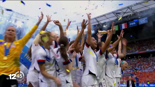 Le combat pour une égalité salariale dans le football féminin a été initié par des pionnières aux Etats-Unis [RTS]