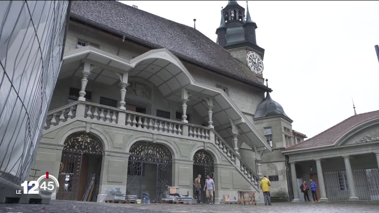 La restauration du bâtiment historique de l’Hôtel cantonal de Fribourg saluée par les députés du canton [RTS]