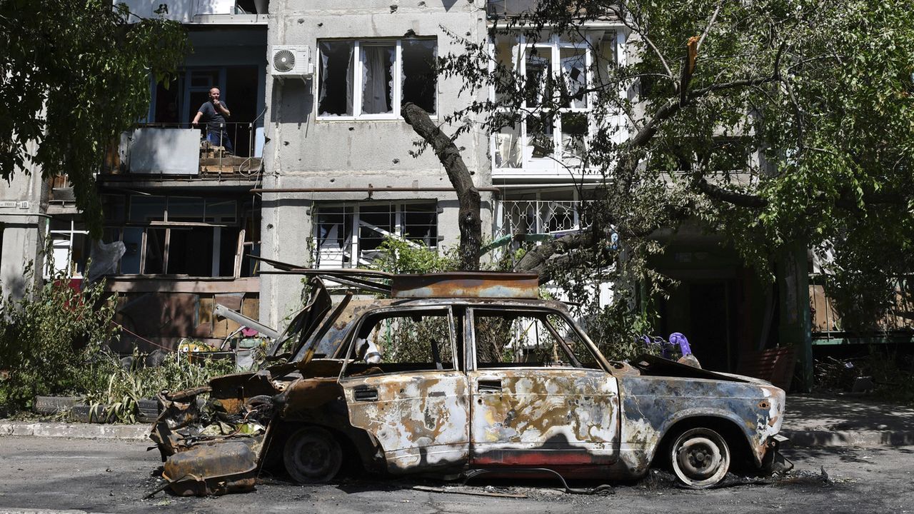 La ville de Sloviansk dans l'est de l'Ukraine subit un bombardement "massif". [Andriy Andriyenko - AP Photo]