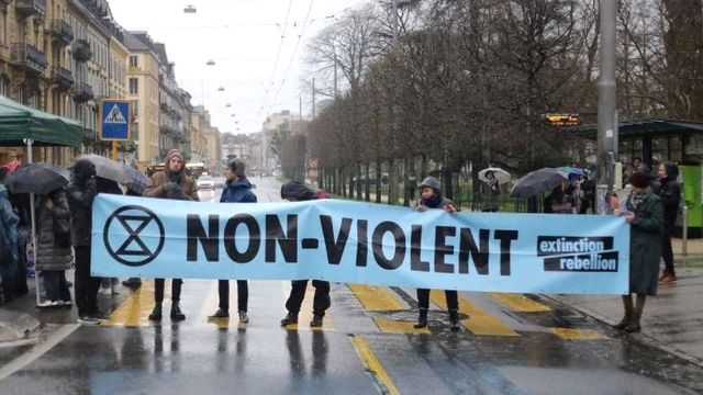 Une image de la manifestation du 5 mars 2020, publiée sur la page Facebook de XR Neuchâtel. [XR/Facebook]