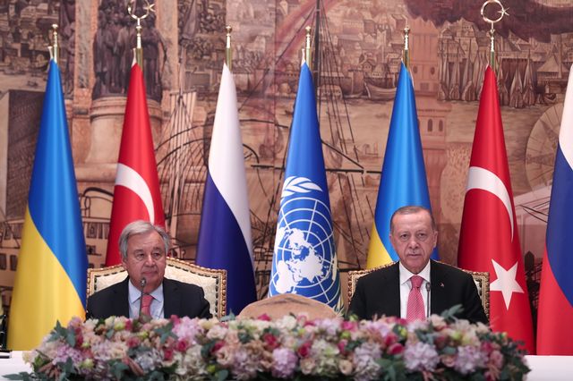 El secretario general de la ONU, Antonio Guterres, y el presidente turco, Recep Tayyip Erdogan. [Sedat Suna - Keystone]