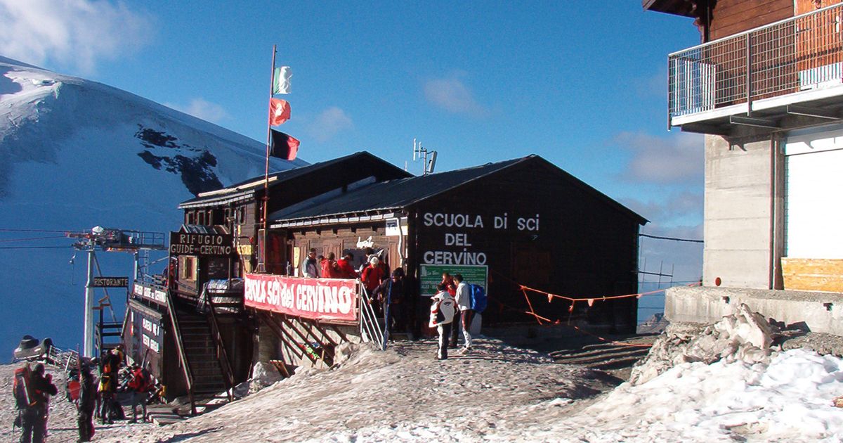 Lo scioglimento dei ghiacciai manda il rifugio italiano in Svizzera – rts.ch