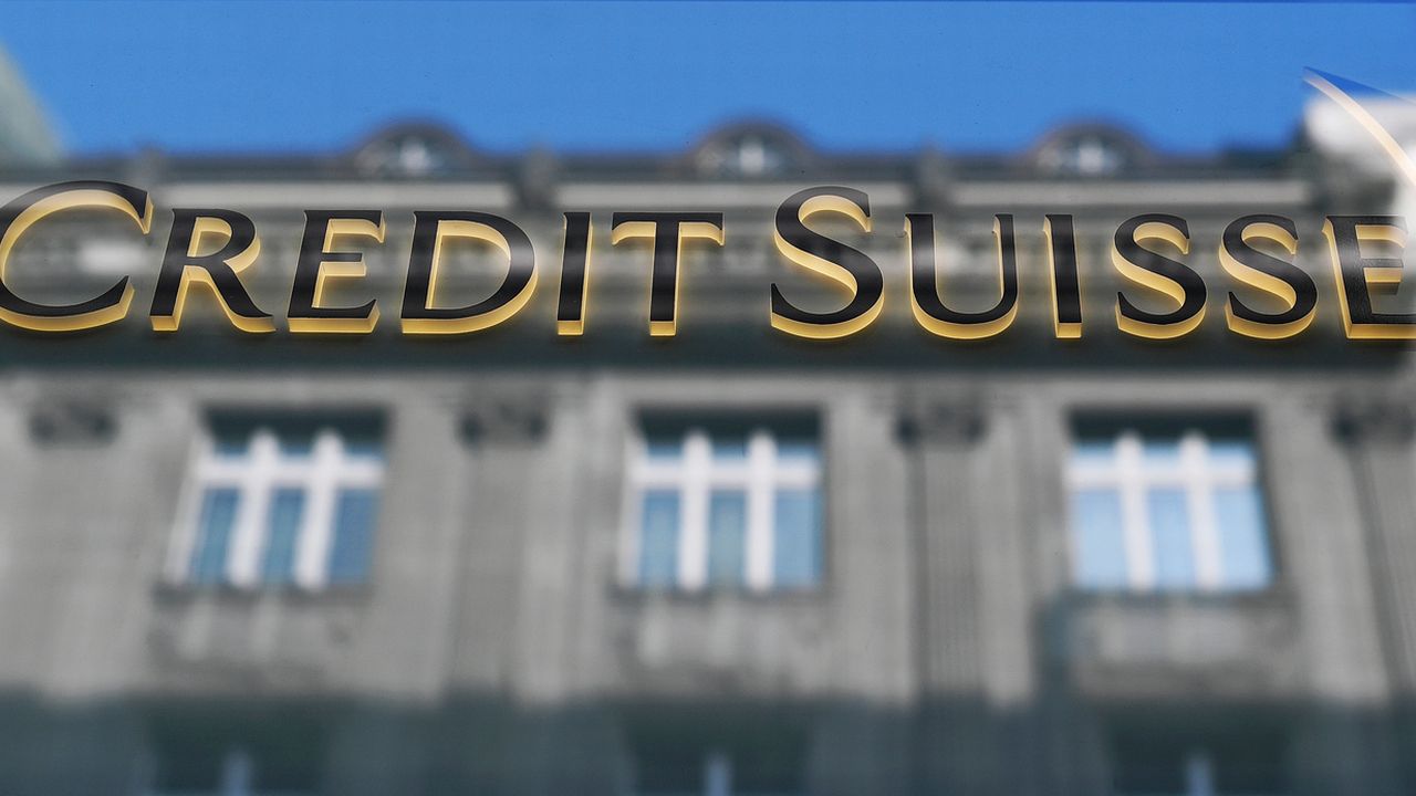 Credit Suisse doit impérativement refondre sa banque d'investissement. [Walter Bieri - Keystone]