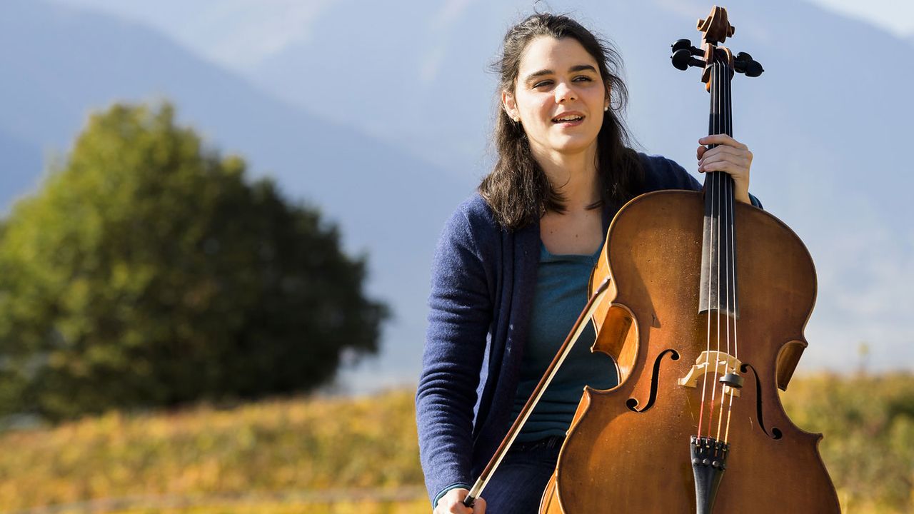La violoncelliste valaisanne Estelle Revaz. Ici en 2017. [Jean-Christophe Bott - Keystone]