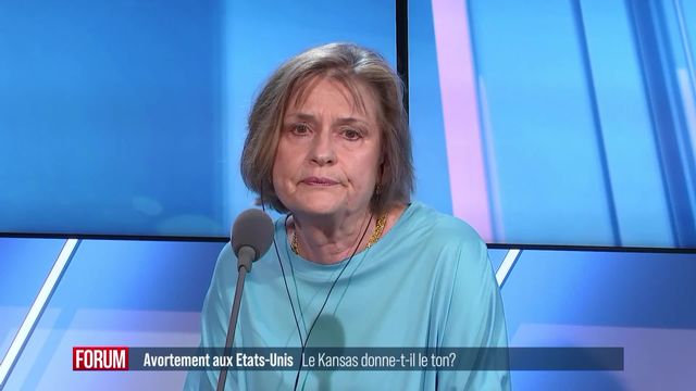 La population du Kansas donne le ton en votant en faveur du droit à l'avortement: interview d'Aline Helg [RTS]
